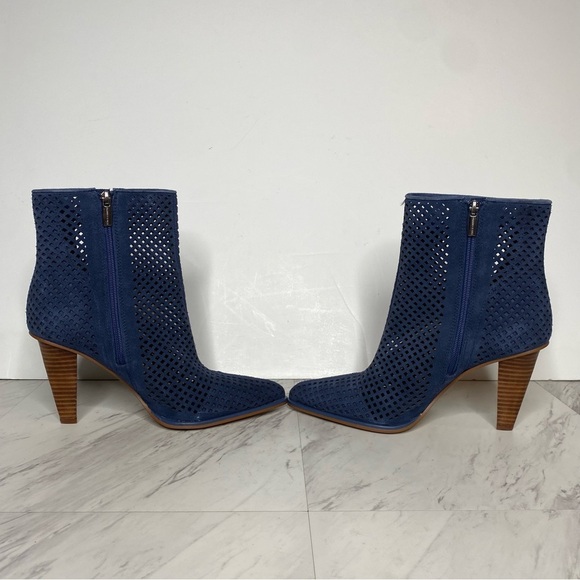 Vince Camuto Yolandal Blue Cutout Suede Pointy Toe Heeled Bootie 9M - Picture 5 of 15